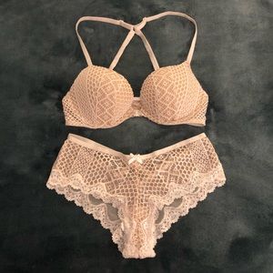 Victoria’s Secret Very Sexy Push-Up Bra Set